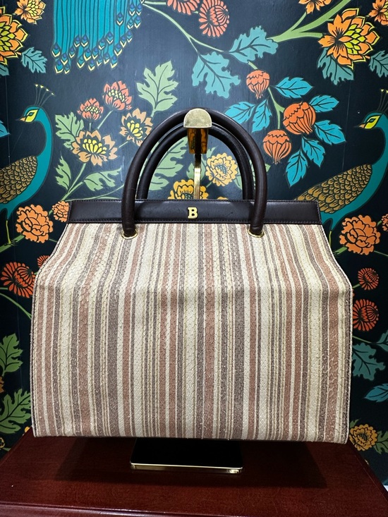 Vintage 1970s Bally Leather Lined Embossed Leather Tote - Picture 4 of 15